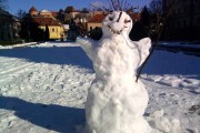 Hóemberépítő mob a Dobó téren