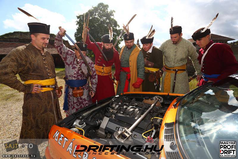 971949_570120866363172_1570010349_n