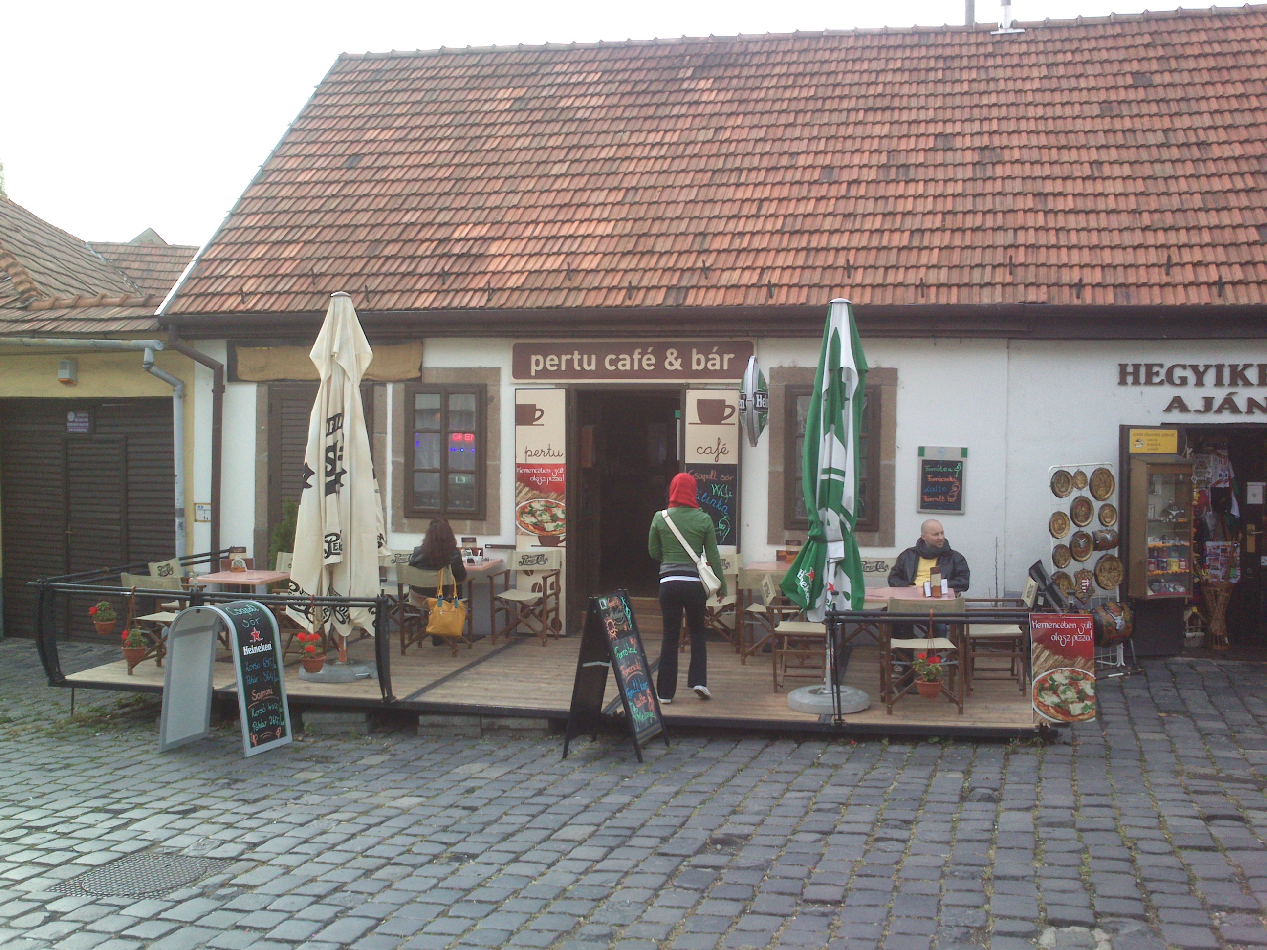 Pertu Café & Bár